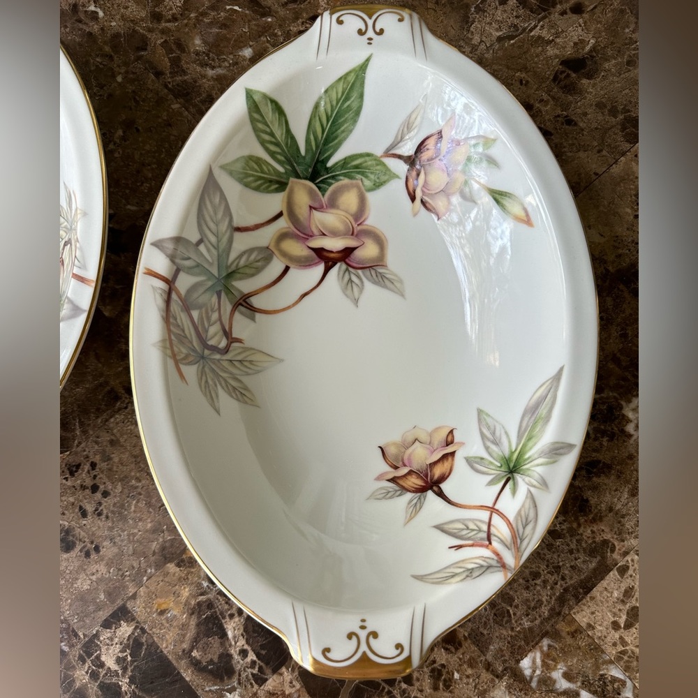 Meito China Pair Of Woodrose Bowls